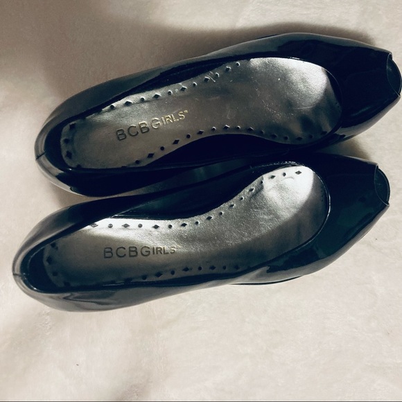 BCBG Peep Toe Wedge black Patent Leather size 7 - Picture 12 of 16